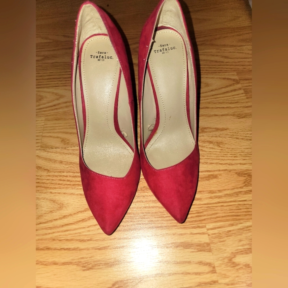 Heels - Picture 4 of 4